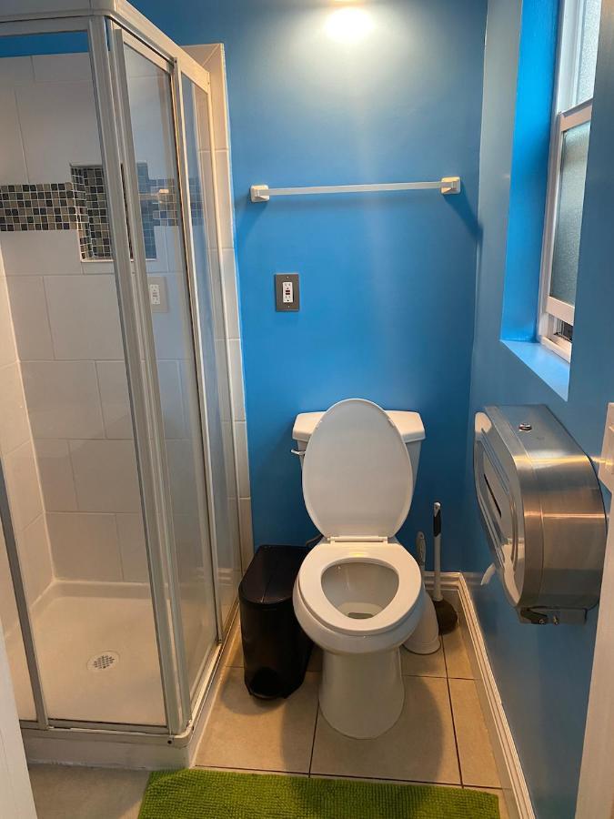 Séjour chez l'habitant Small Private La Bedroom W Wifi - Private Fridge - Ac Near Usc - Exposition Park - Usc Memorial Coliseum - Banc Of California Bmo Stadium - Downtown Angeles Dtla - Of Southern California Usc!!! Los Angeles