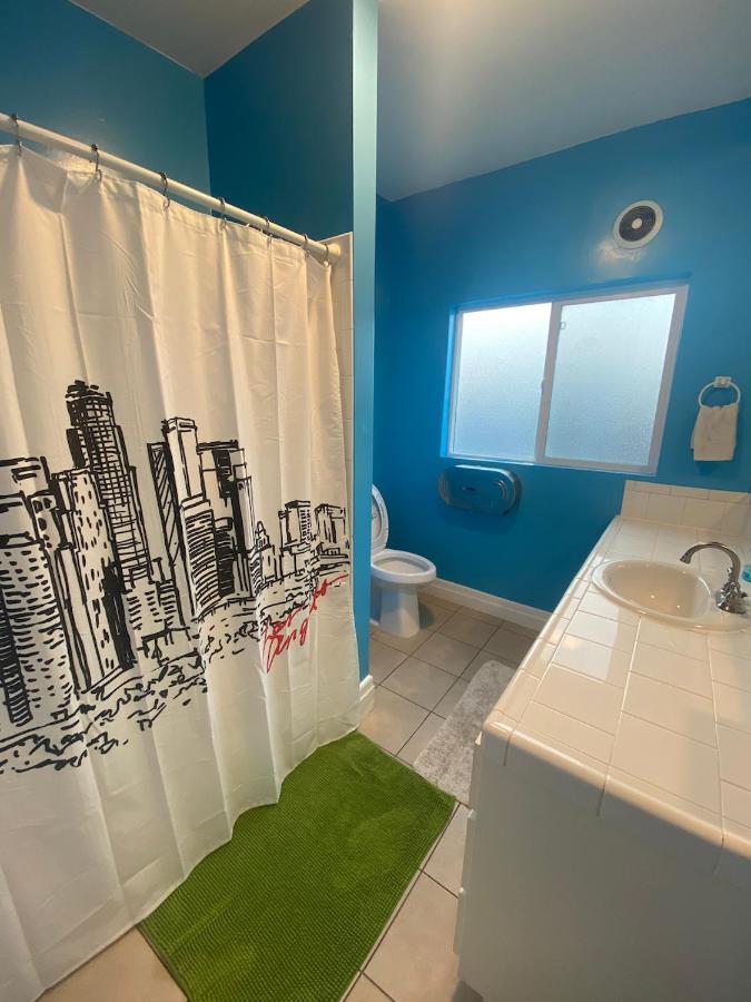 Séjour chez l'habitant Small Private La Bedroom W Wifi - Private Fridge - Ac Near Usc - Exposition Park - Usc Memorial Coliseum - Banc Of California Bmo Stadium - Downtown Angeles Dtla - Of Southern California Usc!!! Los Angeles