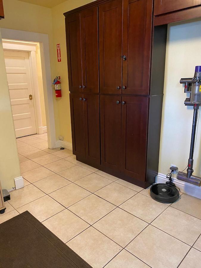 Small Private La Bedroom W Wifi - Private Fridge - Ac Near Usc - Exposition Park - Usc Memorial Coliseum - Banc Of California Bmo Stadium - Downtown Angeles Dtla - Of Southern California Usc!!! Séjour chez l'habitant Los Angeles