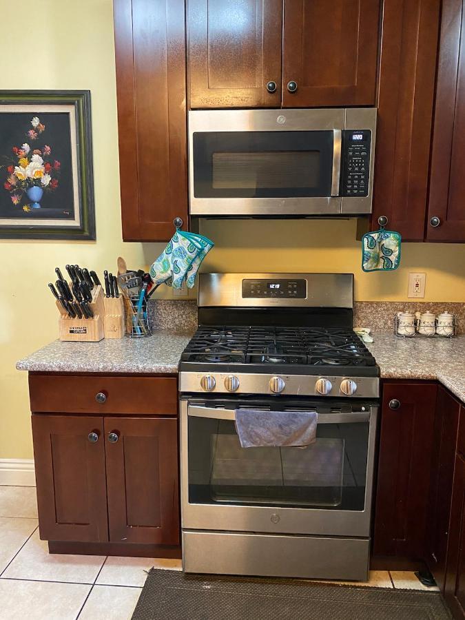 Small Private La Bedroom W Wifi - Private Fridge - Ac Near Usc - Exposition Park - Usc Memorial Coliseum - Banc Of California Bmo Stadium - Downtown Angeles Dtla - Of Southern California Usc!!! Séjour chez l'habitant *