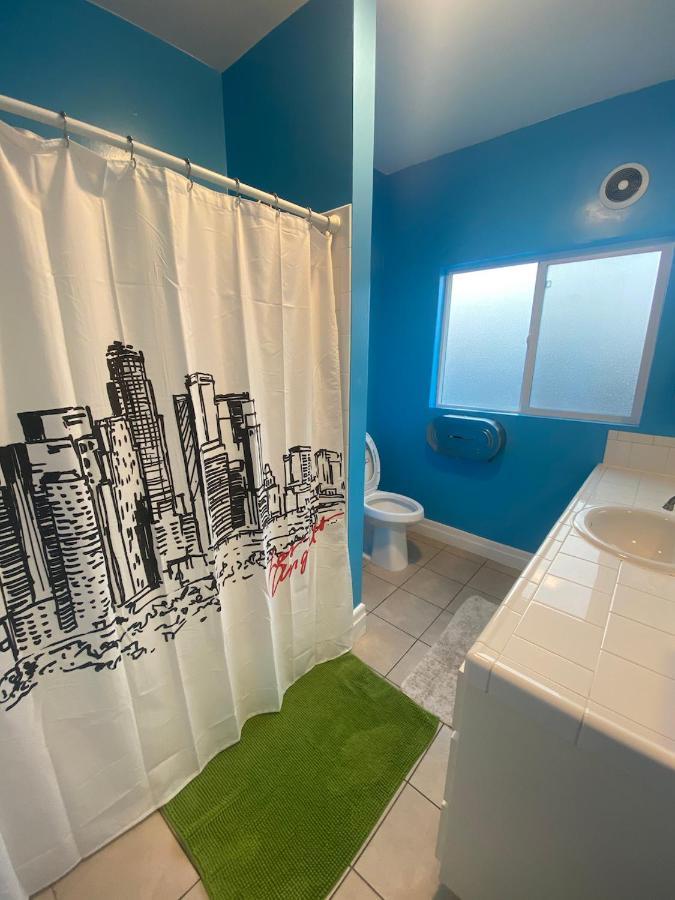Small Private La Bedroom W Wifi - Private Fridge - Ac Near Usc - Exposition Park - Usc Memorial Coliseum - Banc Of California Bmo Stadium - Downtown Angeles Dtla - Of Southern California Usc!!! Séjour chez l'habitant
