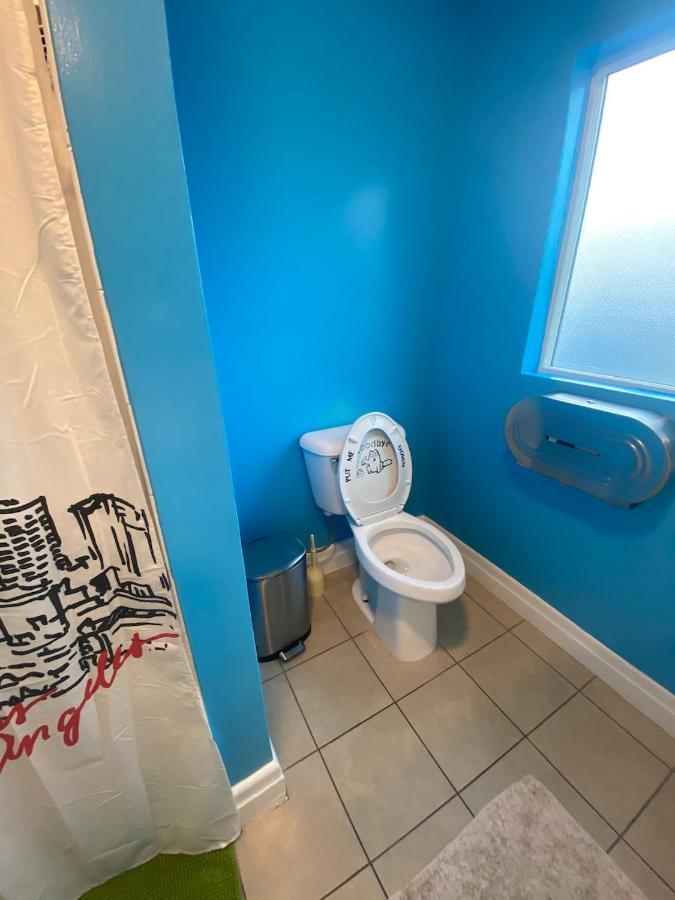 Small Private La Bedroom W Wifi - Private Fridge - Ac Near Usc - Exposition Park - Usc Memorial Coliseum - Banc Of California Bmo Stadium - Downtown Angeles Dtla - Of Southern California Usc!!! Los Angeles