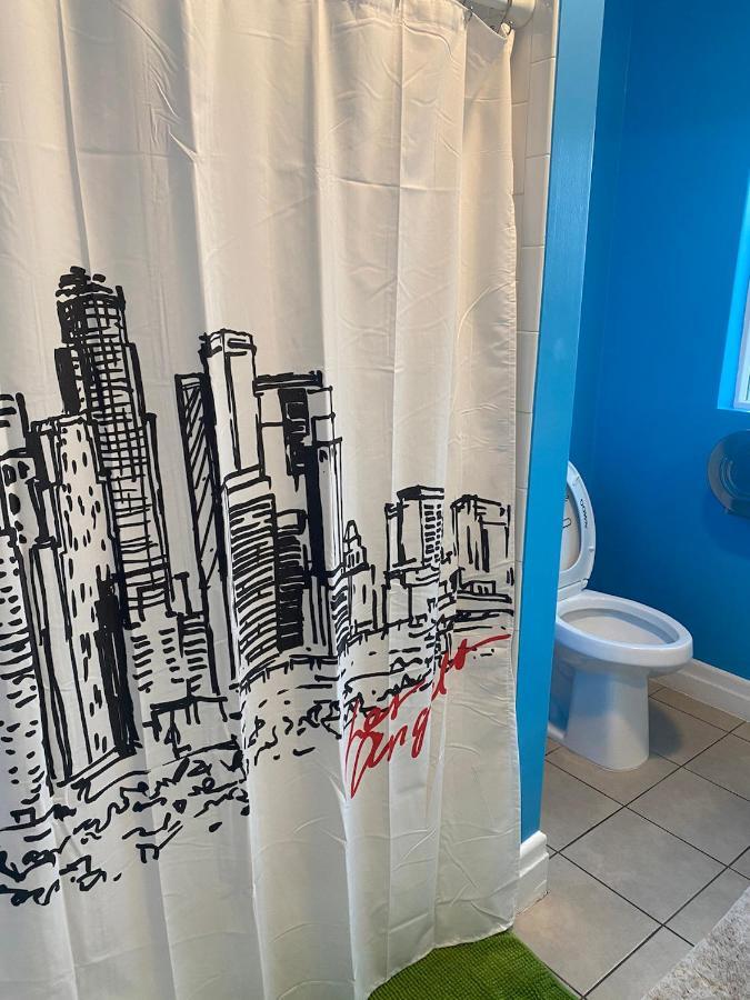 Séjour chez l'habitant Small Private La Bedroom W Wifi - Private Fridge - Ac Near Usc - Exposition Park - Usc Memorial Coliseum - Banc Of California Bmo Stadium - Downtown Angeles Dtla - Of Southern California Usc!!! *