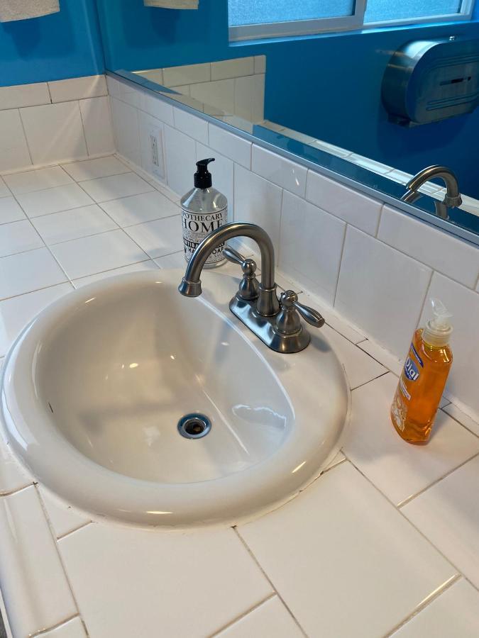 Séjour chez l'habitant Small Private La Bedroom W Wifi - Private Fridge - Ac Near Usc - Exposition Park - Usc Memorial Coliseum - Banc Of California Bmo Stadium - Downtown Angeles Dtla - Of Southern California Usc!!! *