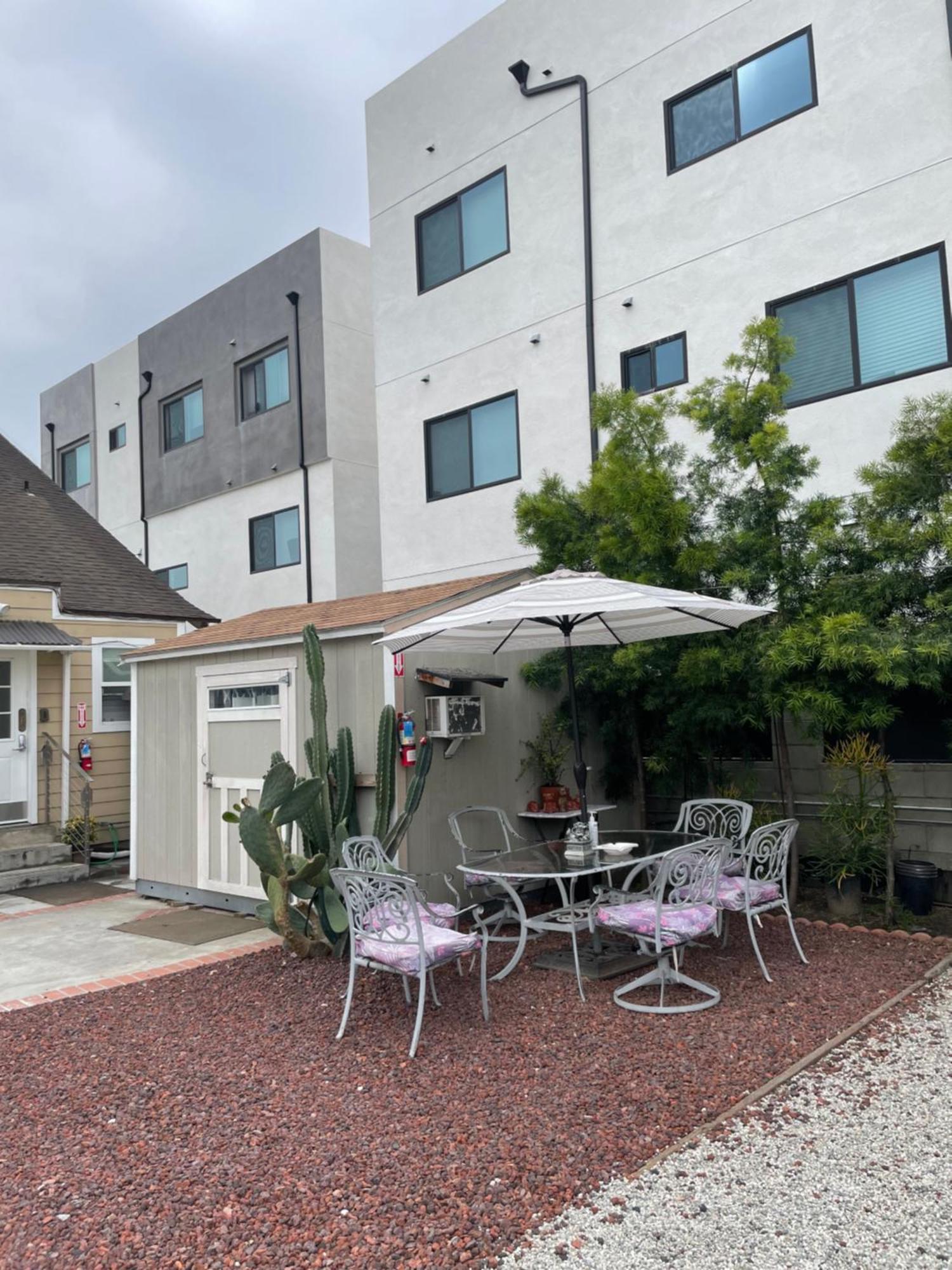 Small Private La Bedroom W Wifi - Private Fridge - Ac Near Usc - Exposition Park - Usc Memorial Coliseum - Banc Of California Bmo Stadium - Downtown Angeles Dtla - Of Southern California Usc!!! Séjour chez l'habitant